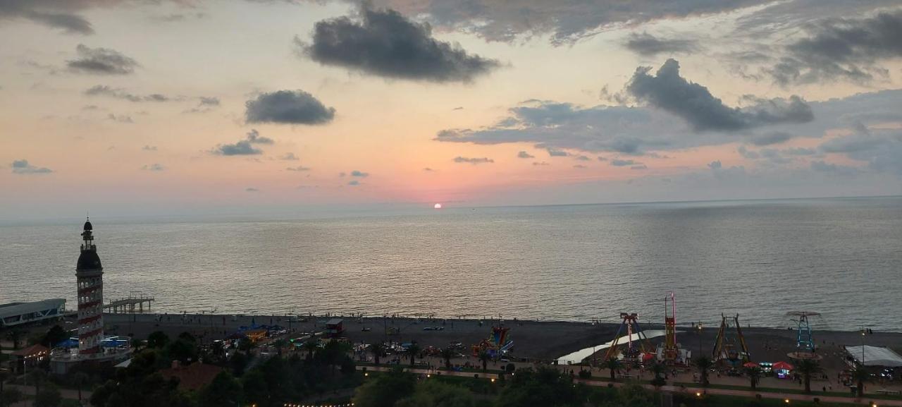 E&S Apartment - Sunset&Sea View Batumi Exterior foto