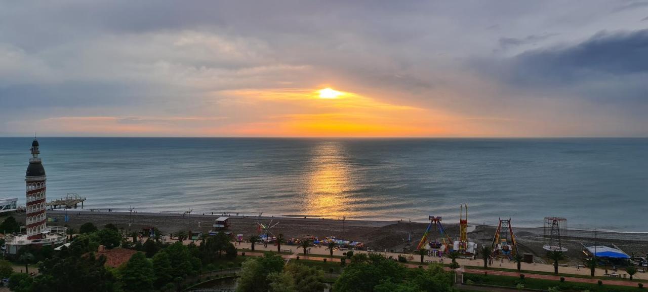 E&S Apartment - Sunset&Sea View Batumi Exterior foto