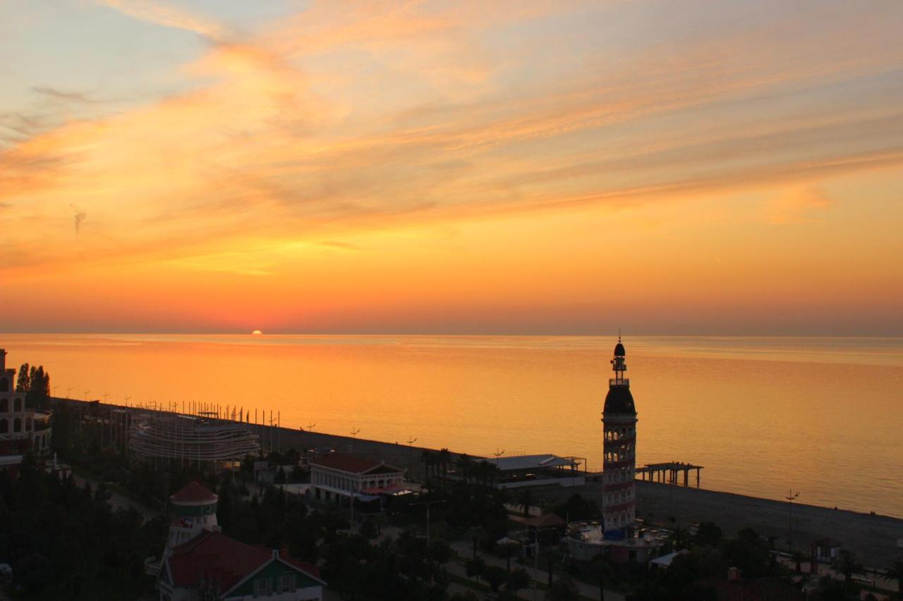 E&S Apartment - Sunset&Sea View Batumi Exterior foto